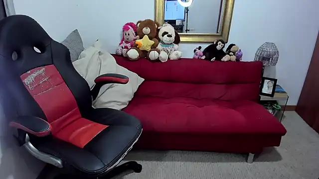 Snapshot of NicolettColin chatting on February 2025 03:06:02 AM NicolettColin online show from February 2025 03:06:02 AM