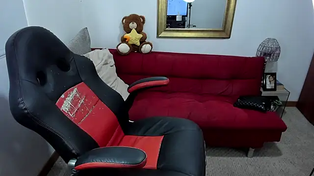 Snapshot of NicolettColin chatting on February 2025 07:58:02 PM NicolettColin online show from February 2025 07:58:02 PM