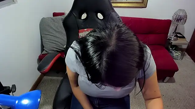 Snapshot of NicolettColin chatting on March 2025 03:05:02 AM NicolettColin online show from March 2025 03:05:02 AM