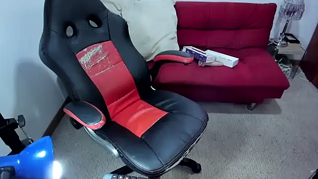 Snapshot of NicolettColin chatting on March 2025 01:27:02 AM NicolettColin online show from March 2025 01:27:02 AM