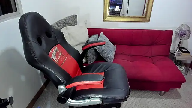 Snapshot of NicolettColin chatting on March 2025 01:13:01 AM NicolettColin online show from March 2025 01:13:01 AM