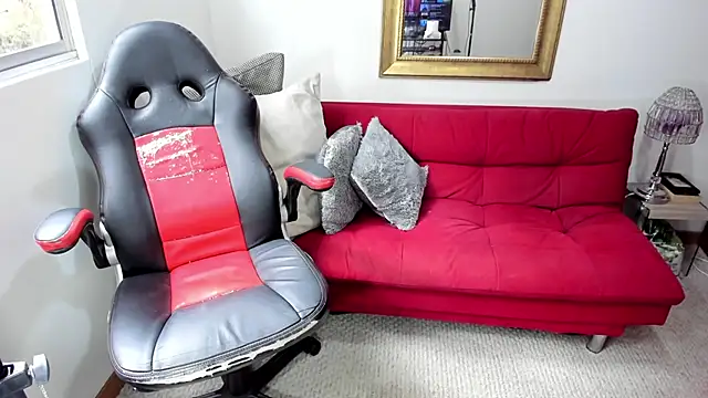 Snapshot of NicolettColin chatting on March 2025 04:20:02 PM NicolettColin online show from March 2025 04:20:02 PM