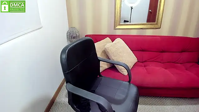 Snapshot of NicolettColin chatting on October 2025 07:29:02 PM NicolettColin online show from October 2025 07:29:02 PM