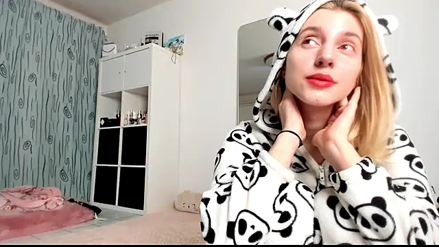 KenzieDawton online show from January 2025 05:15:02 AM