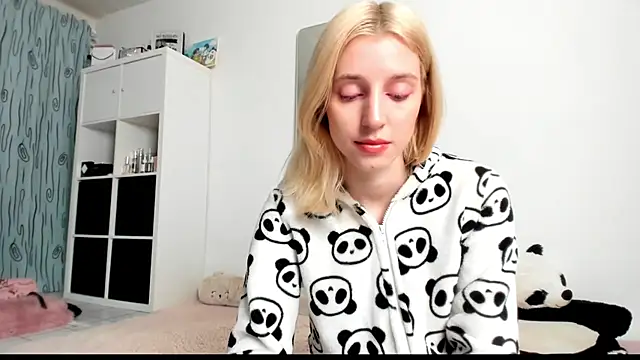 KenzieDawton online show from March 2025 04:54:02 AM