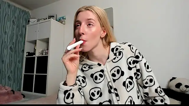 KenzieDawton online show from March 2025 05:03:01 AM