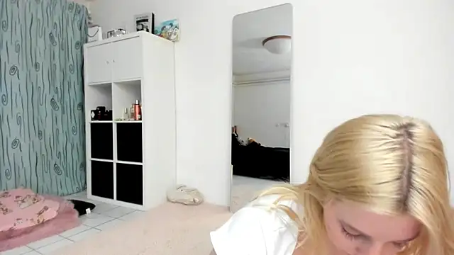 KenzieDawton online show from April 2026 06:27:01 PM