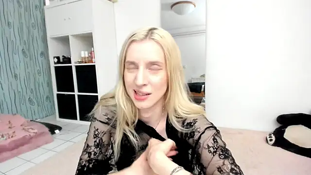 KenzieDawton online show from July 2026 11:52:02 AM