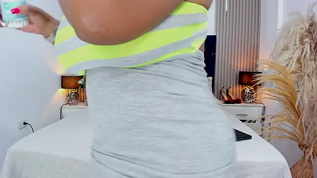 gabytyara2 online show from February 2026 04:18:01 PM