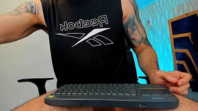 Petesevans online show from December 2025 11:42:02 PM