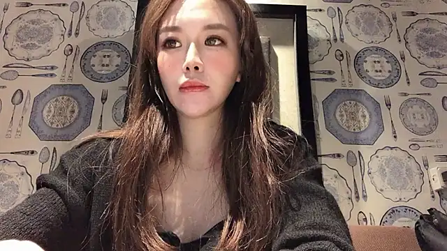 Snapshot of Tw_Zoella chatting on December 2024 06:04:01 AM Tw Zoella online show from December 2024 06:04:01 AM