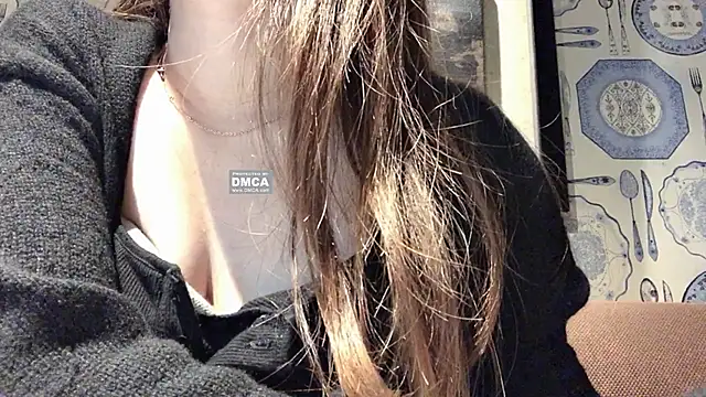 Snapshot of Tw_Zoella chatting on December 2024 09:11:01 AM Tw Zoella online show from December 2024 09:11:01 AM