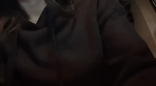 Snapshot of Tw_Zoella chatting on February 2025 04:08:01 PM Tw Zoella online show from February 2025 04:08:01 PM