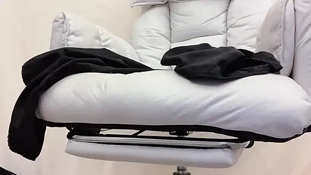 Snapshot of Tw_Zoella chatting on February 2026 03:05:01 PM Tw Zoella online show from February 2026 03:05:01 PM