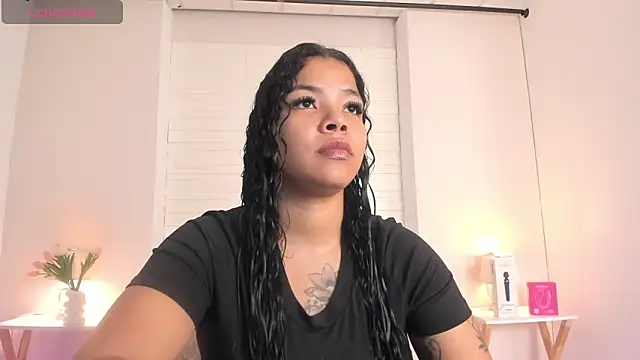 SophiaaStone online show from May 2026 12:12:02 PM