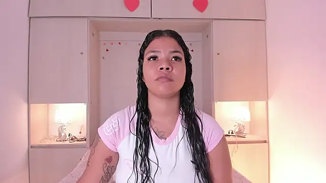 SophiaaStone online show from May 2026 12:12:02 PM