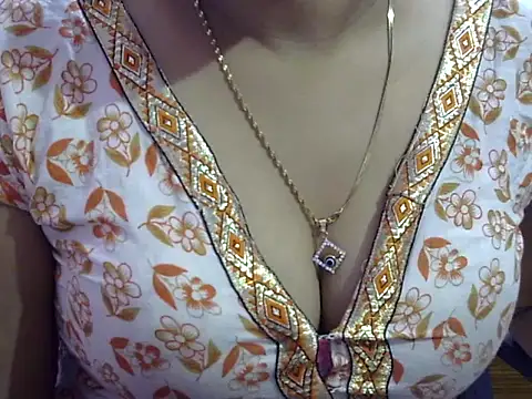 Snapshot of Your_wild_Dia chatting on November 2025 01:12:02 PM Your wild Dia online show from November 2025 01:12:02 PM