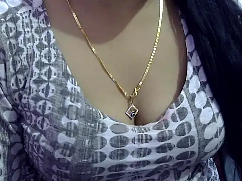 Your wild Dia online show from November 2025 06:07:02 PM