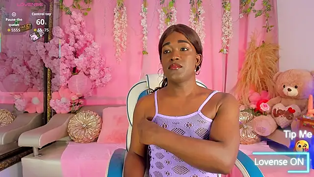 Snapshot of SammyGirlTS chatting on November 2025 12:30:01 PM SammyGirlTS online show from November 2025 12:30:01 PM