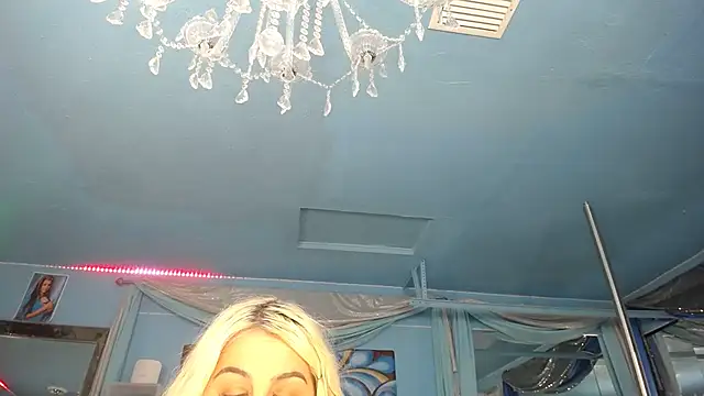 ADRIANNA FOX online show from May 2026 06:07:02 AM