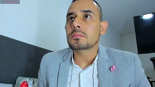 jhonyalzate2 online show from March 2025 11:46:01 PM