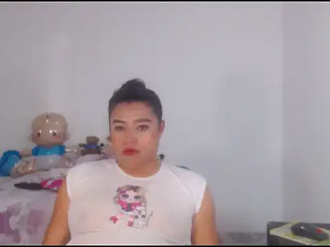 Snapshot of katrinawillff chatting on June 2026 05:43:01 AM katrinawillff online show from June 2026 05:43:01 AM