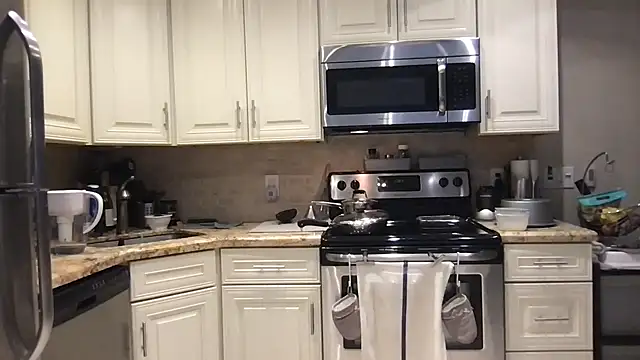 BigGuyMuscle online show from March 2025 04:02:02 PM