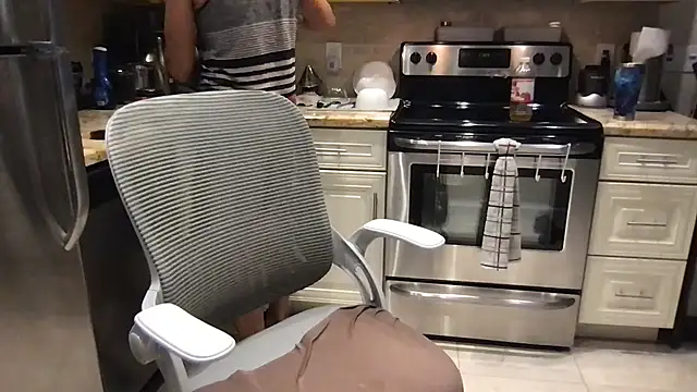 BigGuyMuscle online show from September 2025 04:11:01 PM