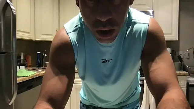 BigGuyMuscle online show from November 2025 09:24:01 PM