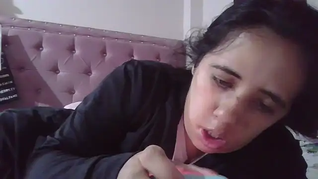 annarose19 online show from November 2025 11:18:01 PM