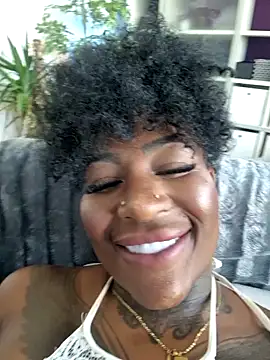 Snapshot of JosyBlack chatting on December 2024 10:01:01 AM JosyBlack online show from December 2024 10:01:01 AM