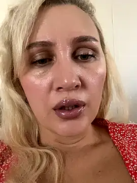 YourBlondee online show from September 2025 02:26:01 AM