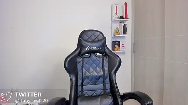 Snapshot of RubiOberli chatting on March 2025 06:37:02 AM RubiOberli online show from March 2025 06:37:02 AM