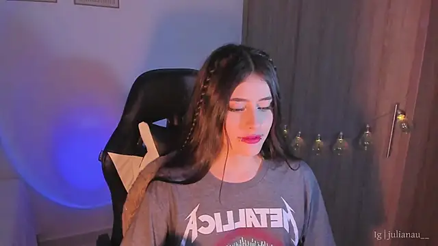 Snapshot of iriswest_ chatting on January 2025 01:15:01 AM iriswest online show from January 2025 01:15:01 AM