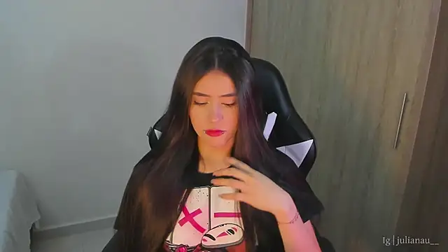 Snapshot of iriswest_ chatting on January 2025 11:10:02 PM iriswest online show from January 2025 11:10:02 PM