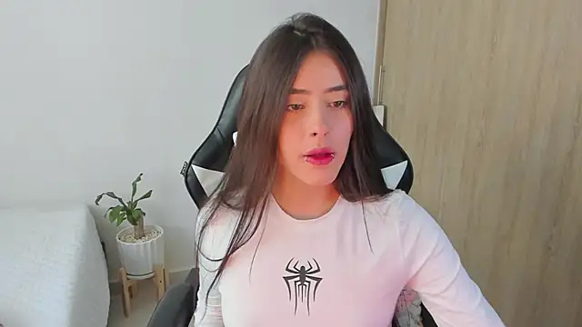 Snapshot of iriswest_ chatting on January 2025 08:56:02 PM iriswest online show from January 2025 08:56:02 PM