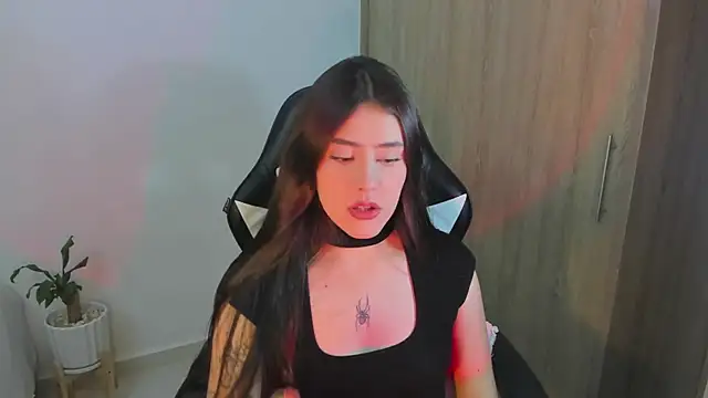 Snapshot of iriswest_ chatting on February 2025 12:17:02 AM iriswest online show from February 2025 12:17:02 AM