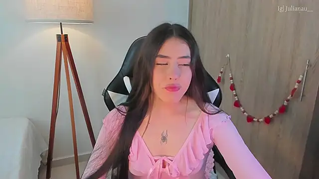 Snapshot of iriswest_ chatting on February 2025 10:47:01 PM iriswest online show from February 2025 10:47:01 PM