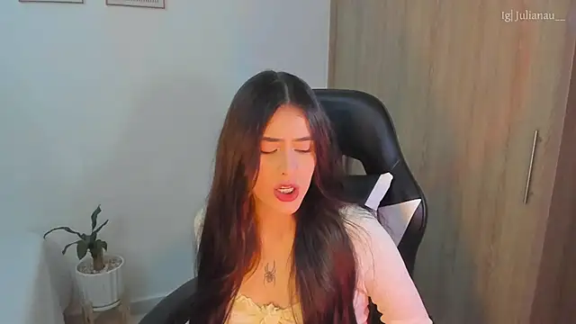 iriswest  online show from February 2025 02:18:01 AM