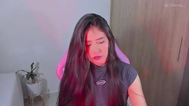 Snapshot of iriswest_ chatting on February 2025 11:24:02 PM iriswest online show from February 2025 11:24:02 PM