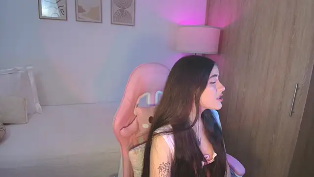 Snapshot of iriswest_ chatting on September 2025 11:21:01 PM iriswest online show from September 2025 11:21:01 PM