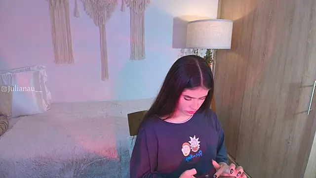 Snapshot of iriswest_ chatting on November 2025 11:46:01 PM iriswest online show from November 2025 11:46:01 PM