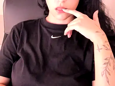 Snapshot of Kristenbr chatting on April 2026 11:16:01 PM Kristenbr online show from April 2026 11:16:01 PM