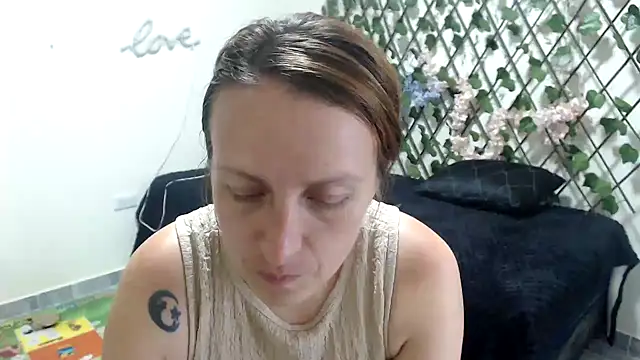 kittykalor09 online show from May 2026 03:58:02 AM