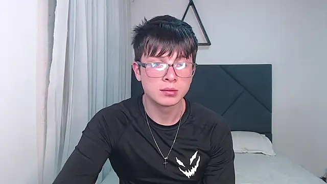 MathewCollin online show from June 2026 01:39:01 AM