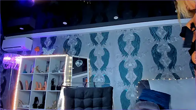 Snapshot of anneswhite chatting on January 2026 05:01:01 AM anneswhite online show from January 2026 05:01:01 AM