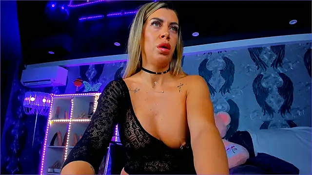 Snapshot of anneswhite chatting on February 2026 05:06:02 AM anneswhite online show from February 2026 05:06:02 AM