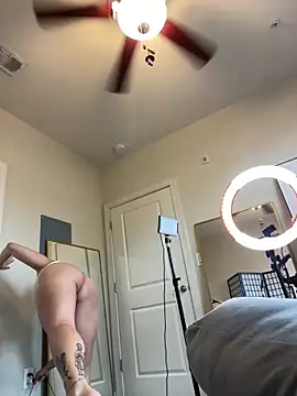 bellafreakyfun online show from September 2025 04:32:01 PM