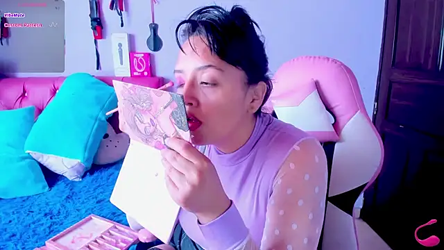 Snapshot of crissn0707 chatting on November 2025 02:19:01 PM crissn0707 online show from November 2025 02:19:01 PM