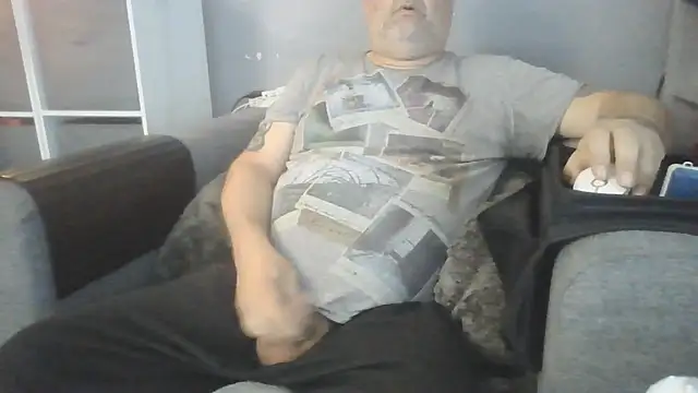 Snapshot of Naturistmale45 chatting on June 2026 07:30:01 AM Naturistmale45 online show from June 2026 07:30:01 AM